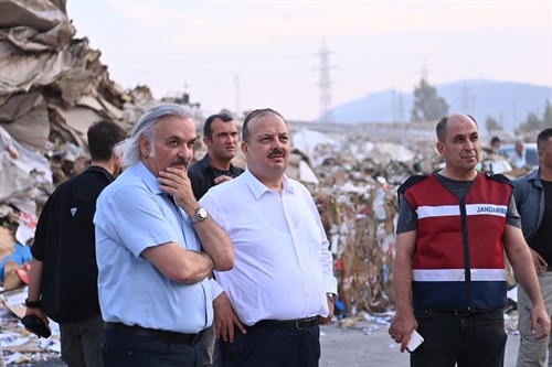 Vali Yakup Canbolat, Aydın'ın Söke İlçesinde Faaliyet Gösteren Batı Kipaş Kağıt Fabrikası Çıkan Yangın Alanında İncelemelerde Bulundu